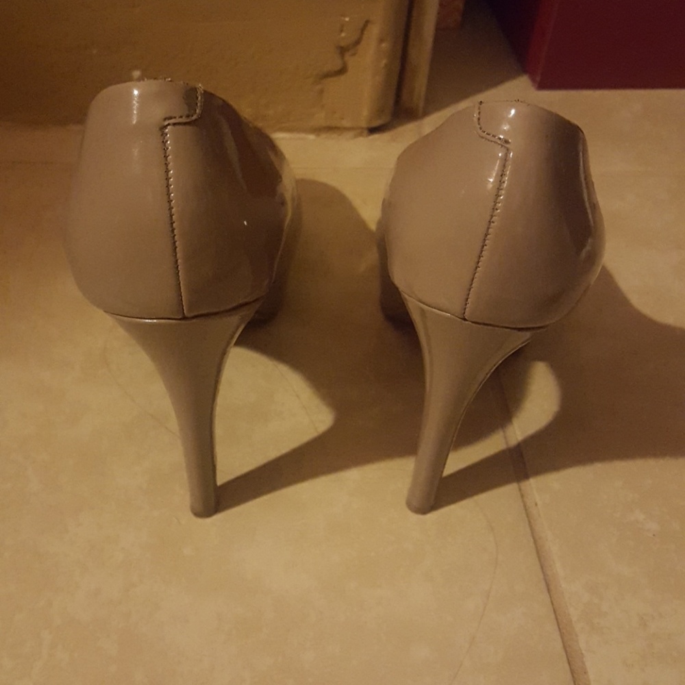 Heels - Picture 3 of 6